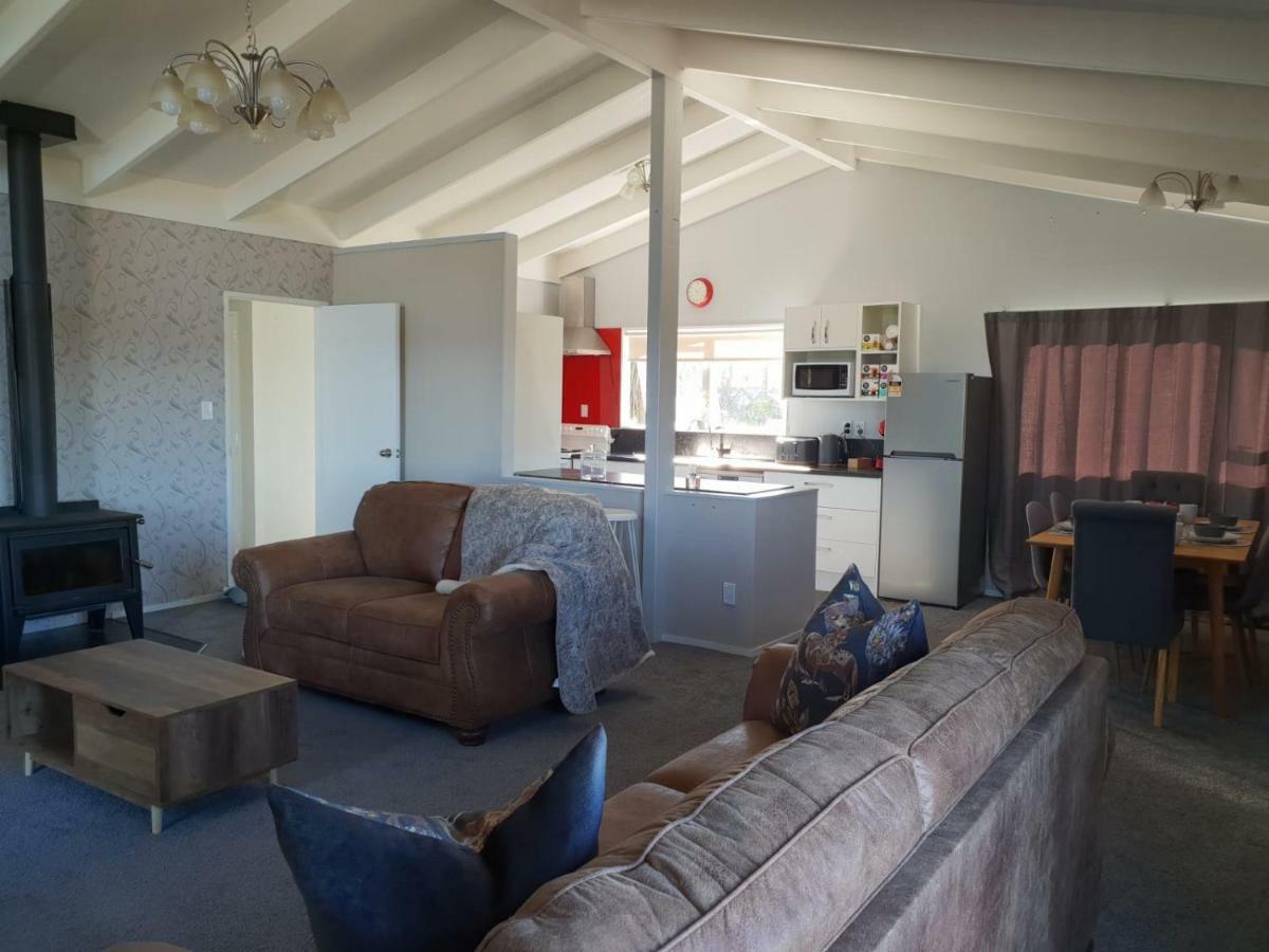 B, D & D Bed And Breakfast Taupo Eksteriør billede