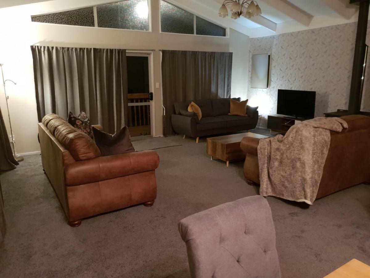 B, D & D Bed And Breakfast Taupo Eksteriør billede