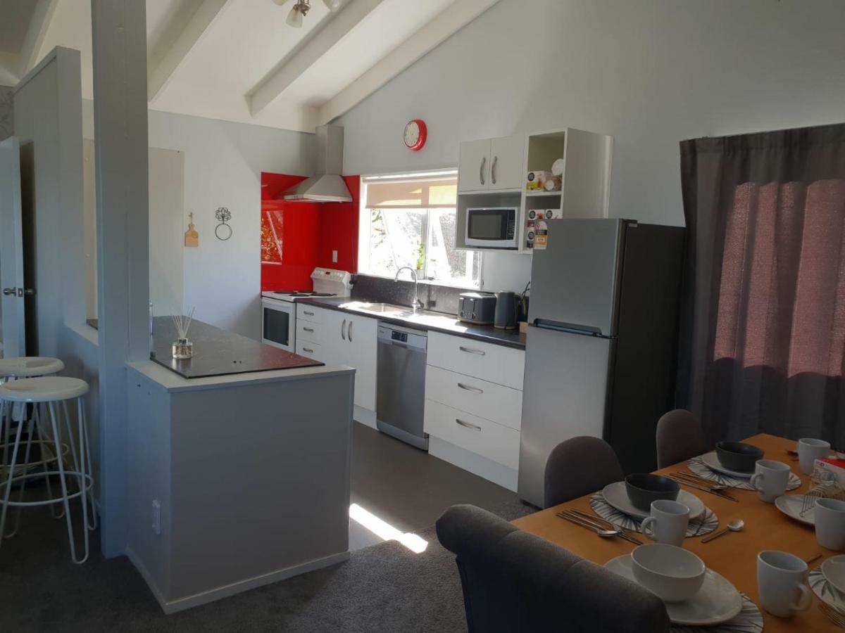 B, D & D Bed And Breakfast Taupo Eksteriør billede
