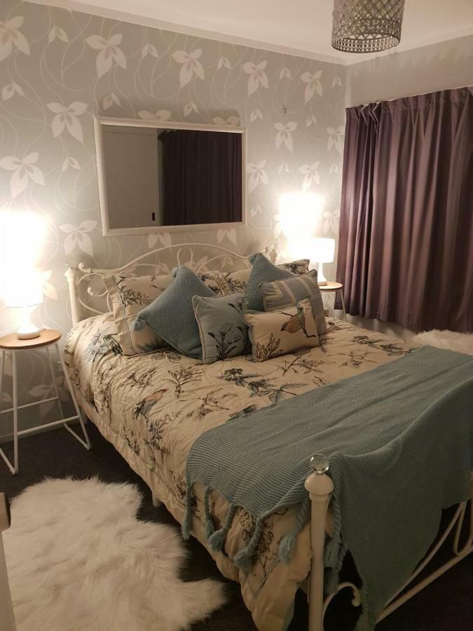 B, D & D Bed And Breakfast Taupo Eksteriør billede