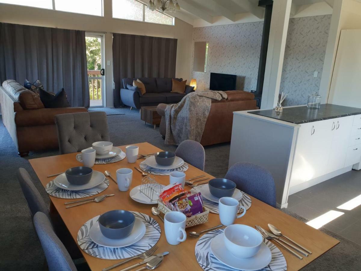 B, D & D Bed And Breakfast Taupo Eksteriør billede