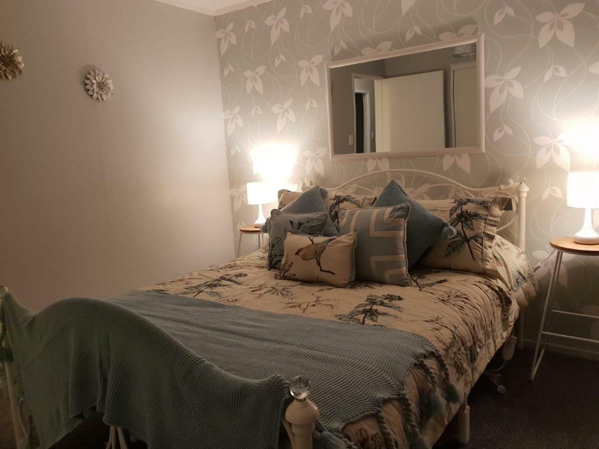 B, D & D Bed And Breakfast Taupo Eksteriør billede